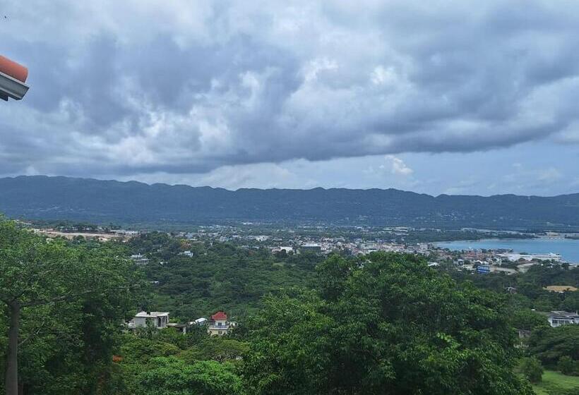 פנסיון City View Retreat Home