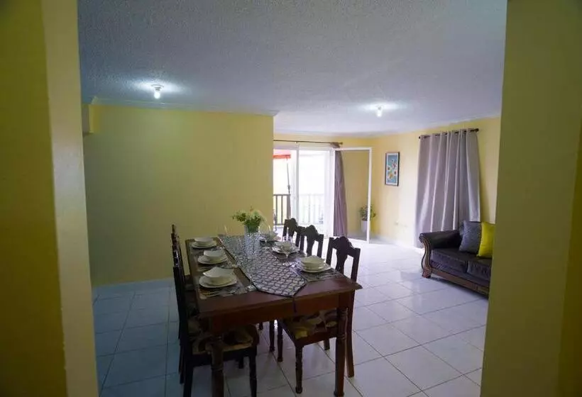 پانسیون City View Retreat Home