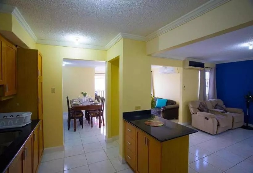 پانسیون City View Retreat Home