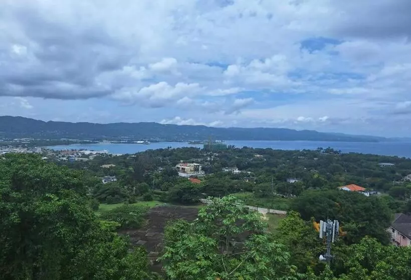 پانسیون City View Retreat Home