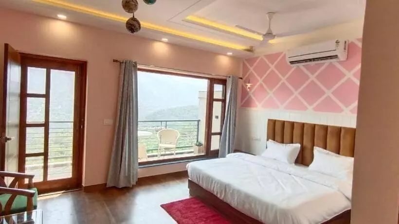 ベッドアンドブレックファースト Kasauli Hills Glory