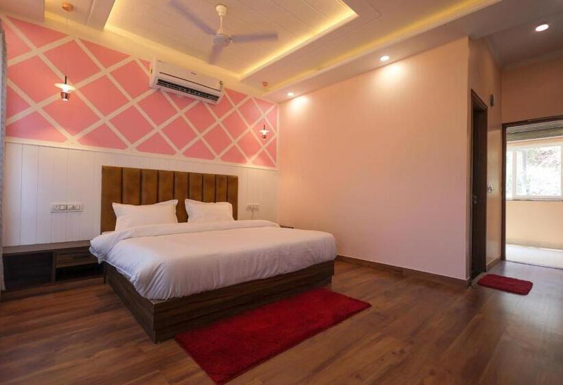 住宿加早餐 Kasauli Hills Glory