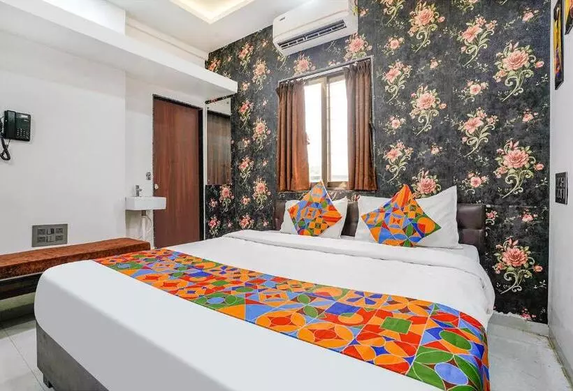 Fabhotel The Regal Inn