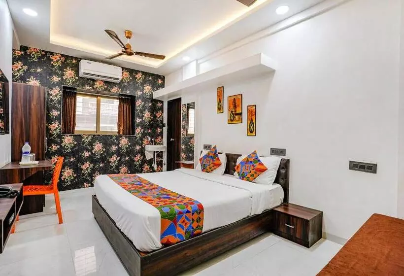 Fabhotel The Regal Inn