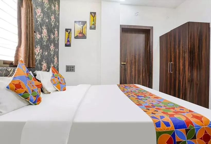 Fabhotel The Regal Inn