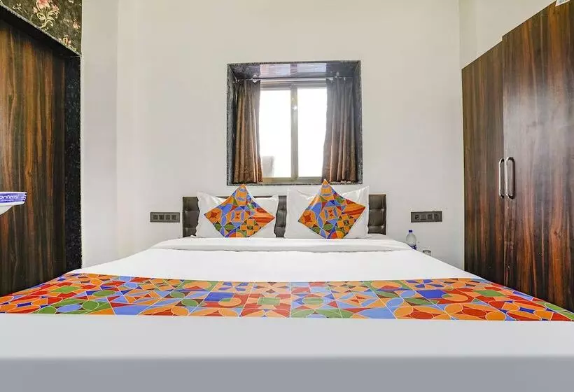 Fabhotel The Regal Inn