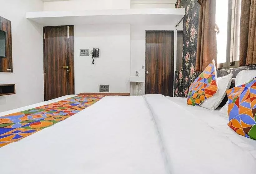 Fabhotel The Regal Inn