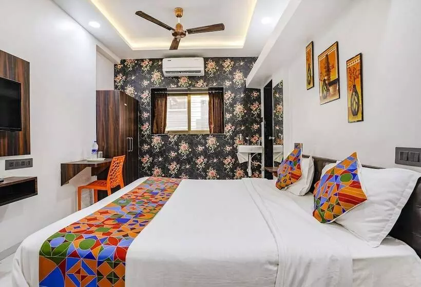 Fabhotel The Regal Inn