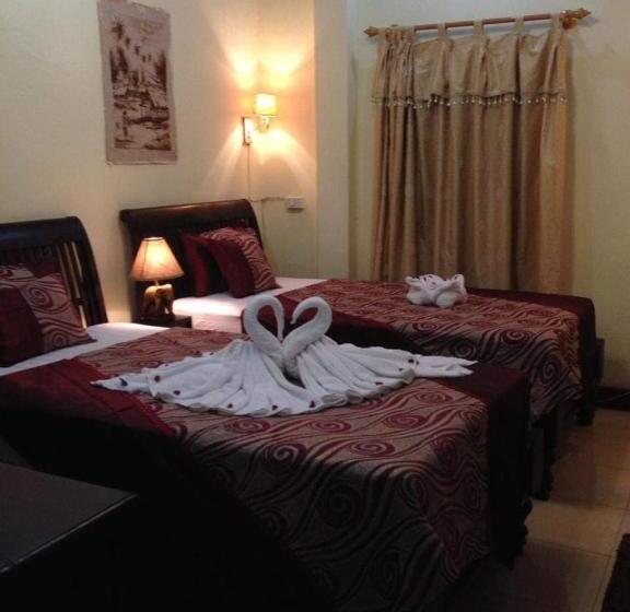 リゾートホテル Wooden House