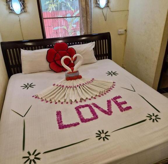 リゾートホテル Wooden House