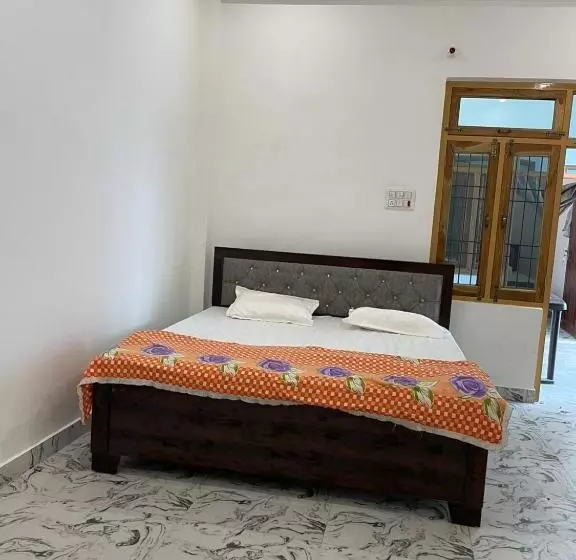 ホテル Goroomgo Ayodhya Dham Guest House Ayodhya