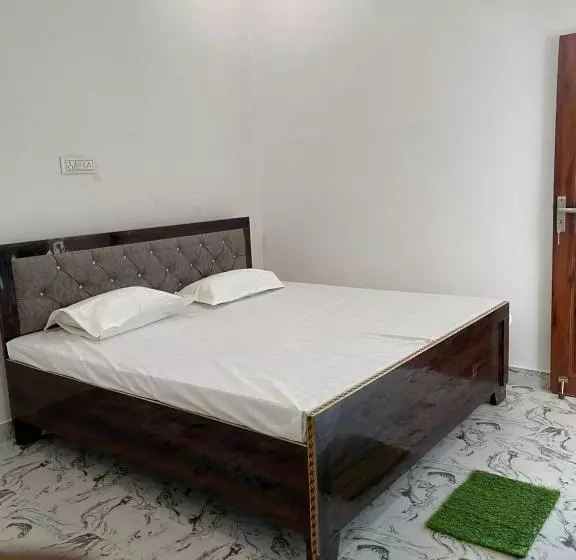 ホテル Goroomgo Ayodhya Dham Guest House Ayodhya