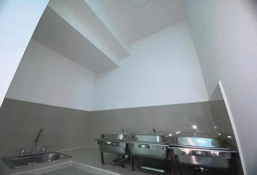 Hotelli Hostal Tamaca Beach