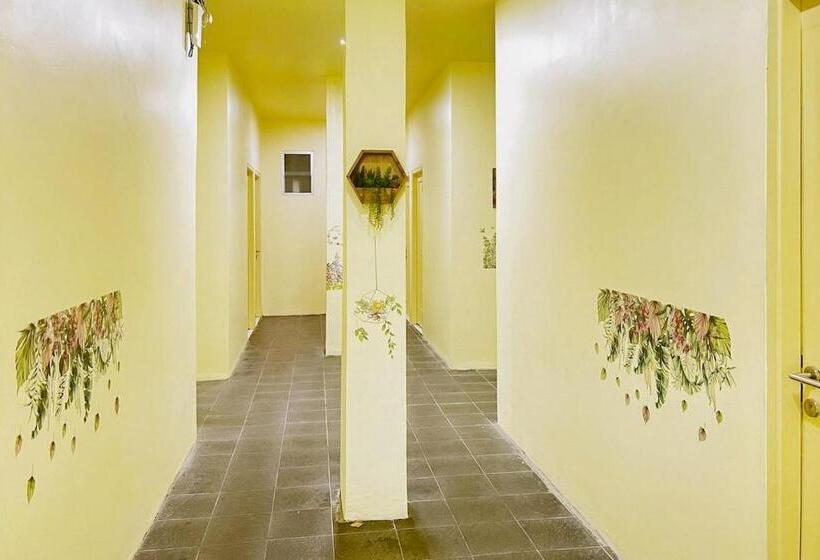 Hotel Reddoorz Near Soekarno Hatta Airport 3