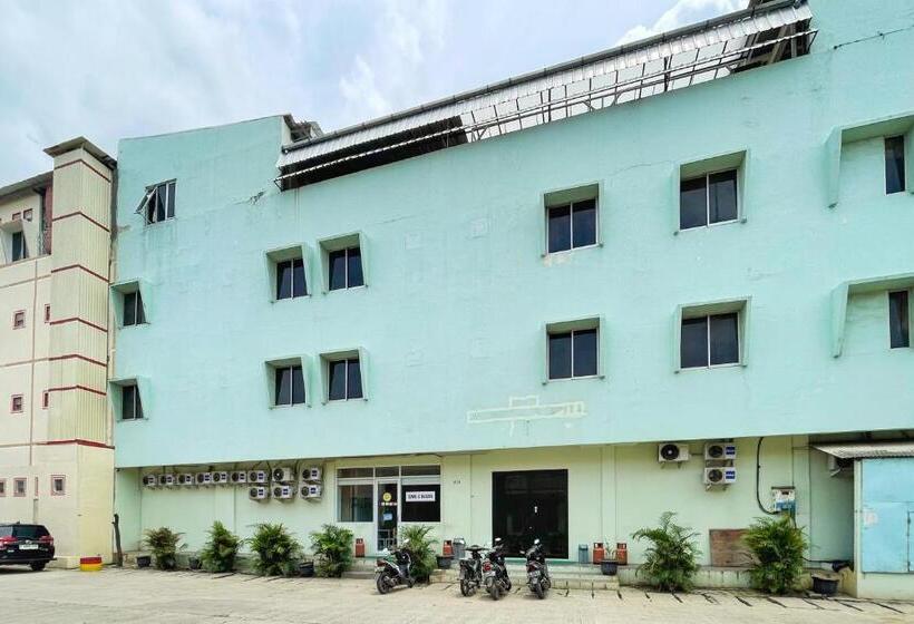 Hotel Reddoorz Near Soekarno Hatta Airport 3