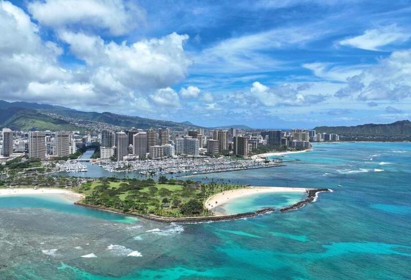 Отель Ocean View Room At Ala Moana Fees Include