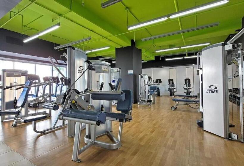 Отель Ocean View Room At Ala Moana Fees Include