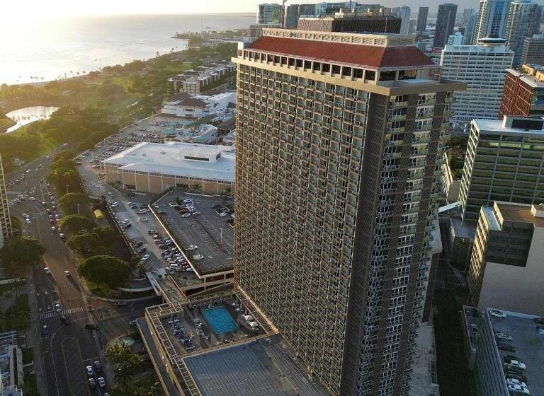 Отель Ocean View Room At Ala Moana Fees Include