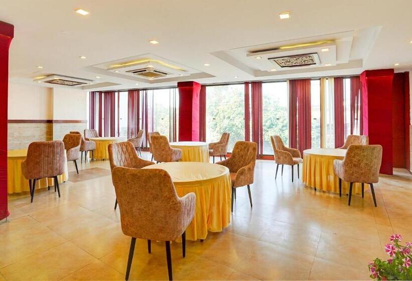 هتل Super Townhouse Prince Chowk Near Railway Station