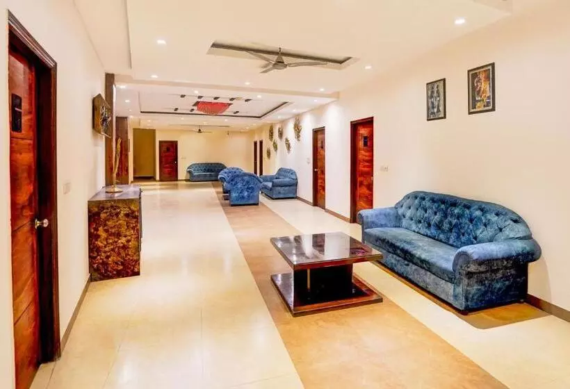 هتل Super Townhouse Prince Chowk Near Railway Station