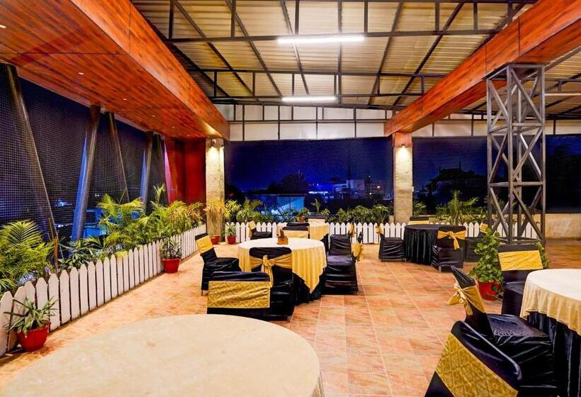 هتل Super Townhouse Prince Chowk Near Railway Station