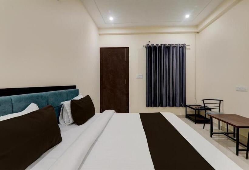 Oyo Flagship Hotel Jp International