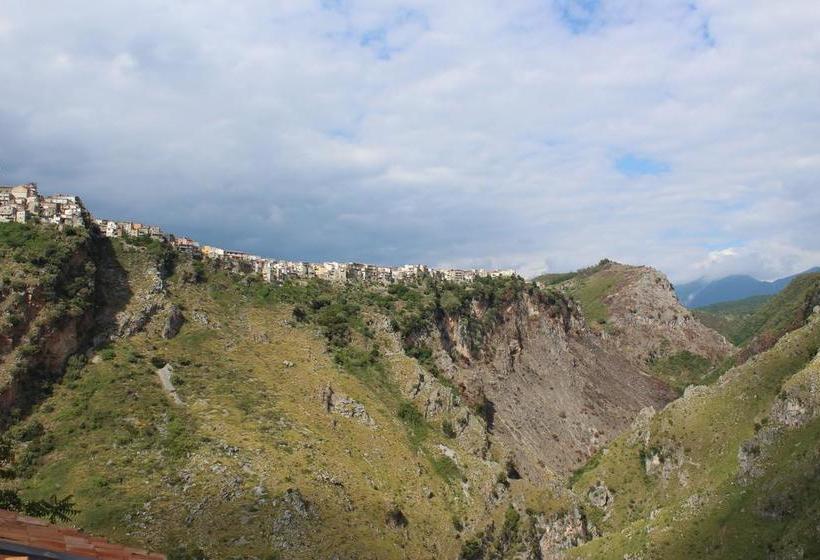 مبيت وإفطار Alfonso Di Loria