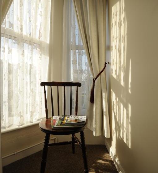 تختخواب و صبحانه Bay Cottage Guest House Child Free Zone