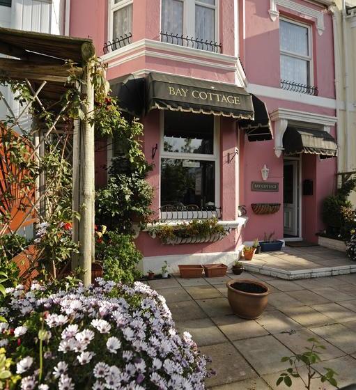 تختخواب و صبحانه Bay Cottage Guest House Child Free Zone