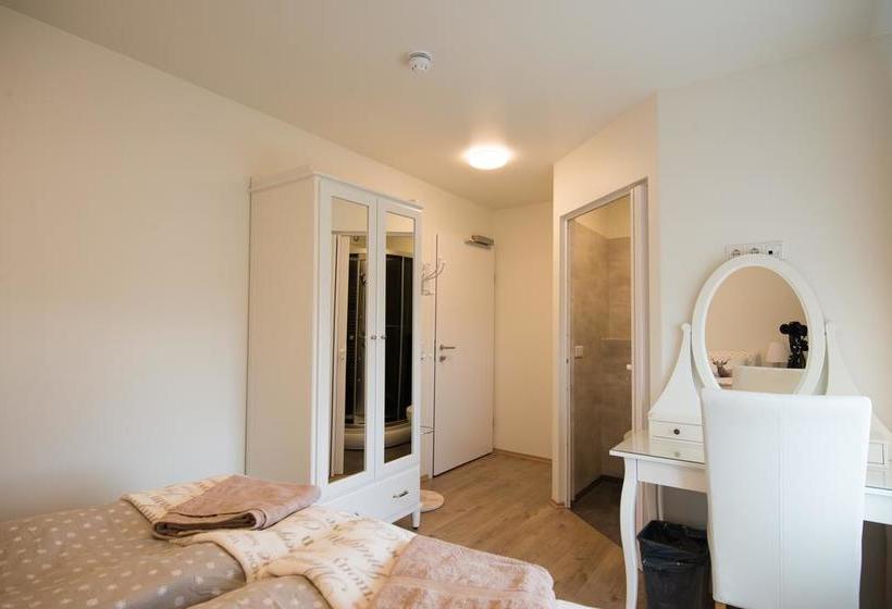 تختخواب و صبحانه Guesthouse Grund