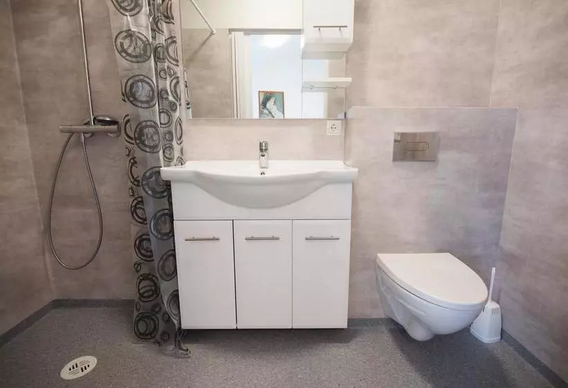 تختخواب و صبحانه Guesthouse Grund