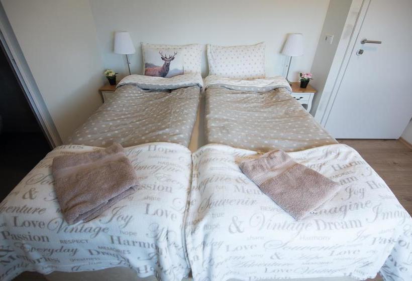 تختخواب و صبحانه Guesthouse Grund