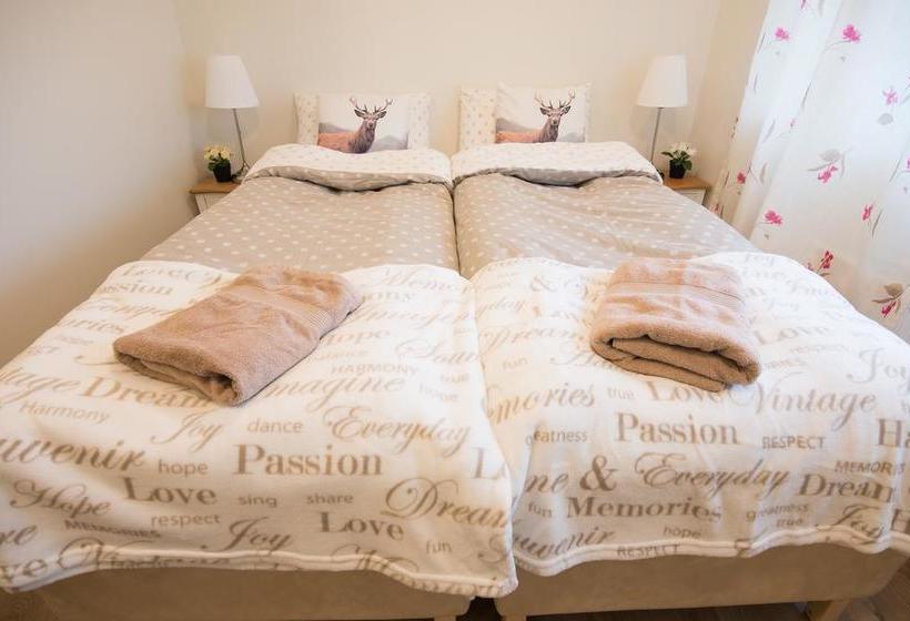 تختخواب و صبحانه Guesthouse Grund