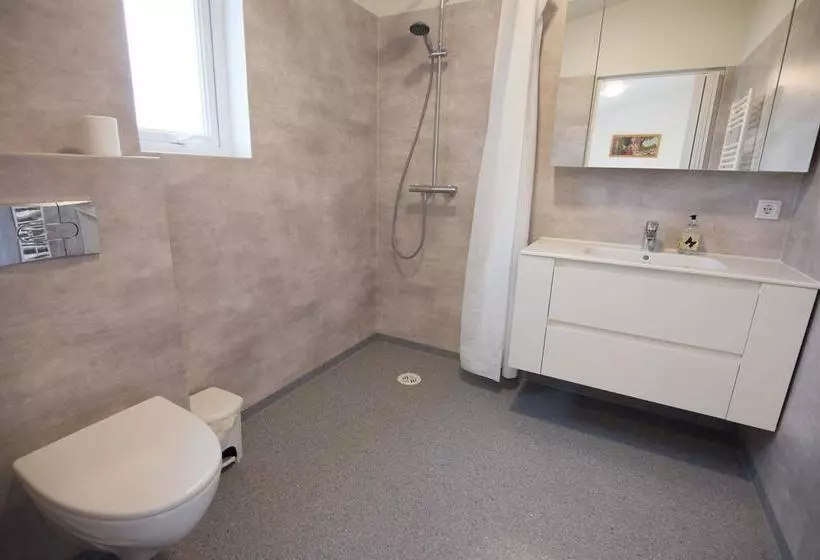 تختخواب و صبحانه Guesthouse Grund