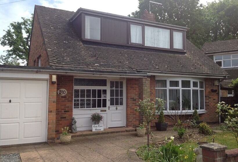 ベッドアンドブレックファースト Oak Tree House