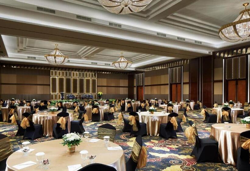 él Hotel Royale Banyuwangi