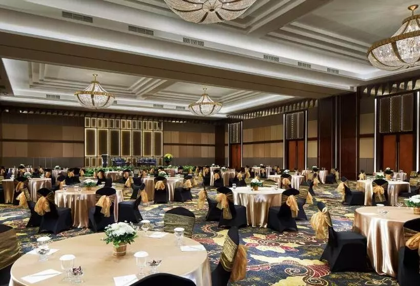 él Hotel Royale Banyuwangi