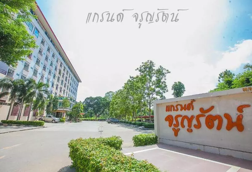 هتل Grand Charoonrat Apartment