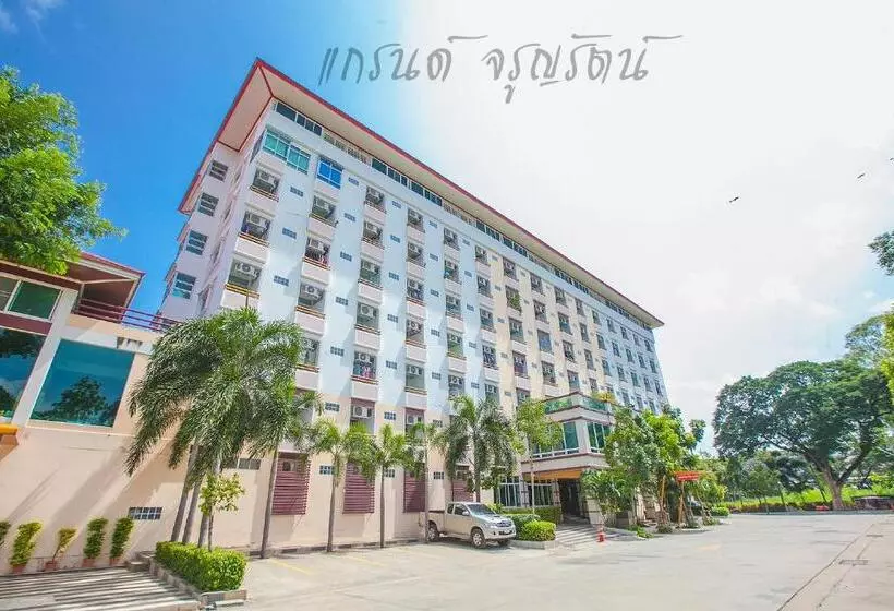 هتل Grand Charoonrat Apartment