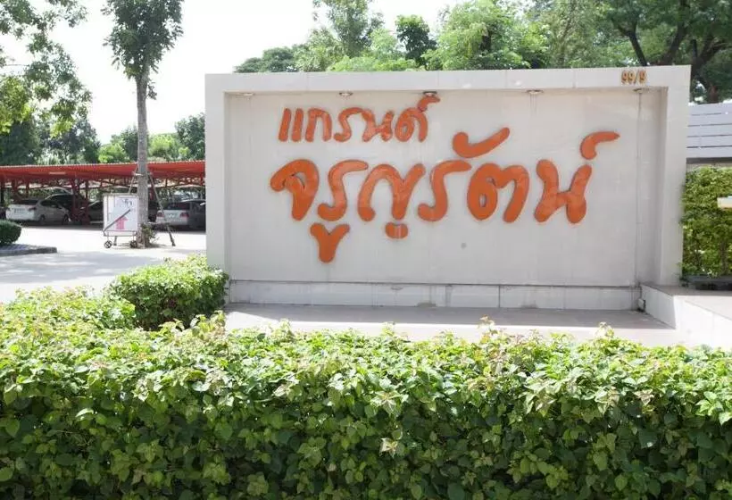 هتل Grand Charoonrat Apartment