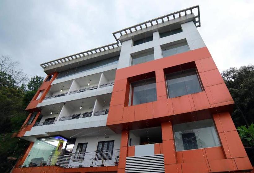 בית מלון כפרי Oyo Rooms Pallivasal