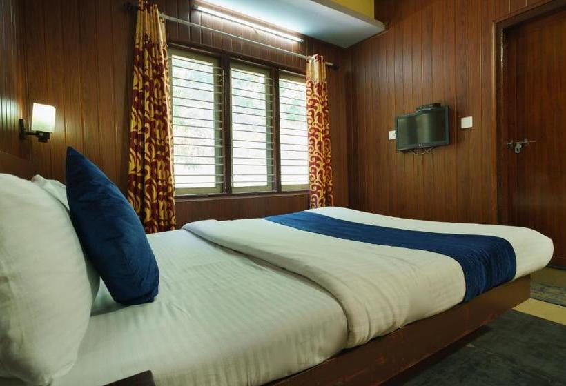 בית מלון כפרי Oyo Rooms Pallivasal