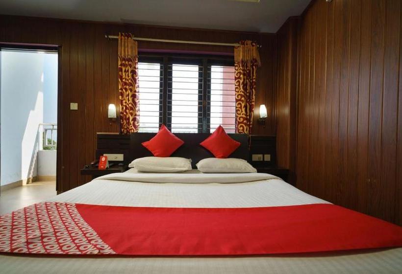 בית מלון כפרי Oyo Rooms Pallivasal