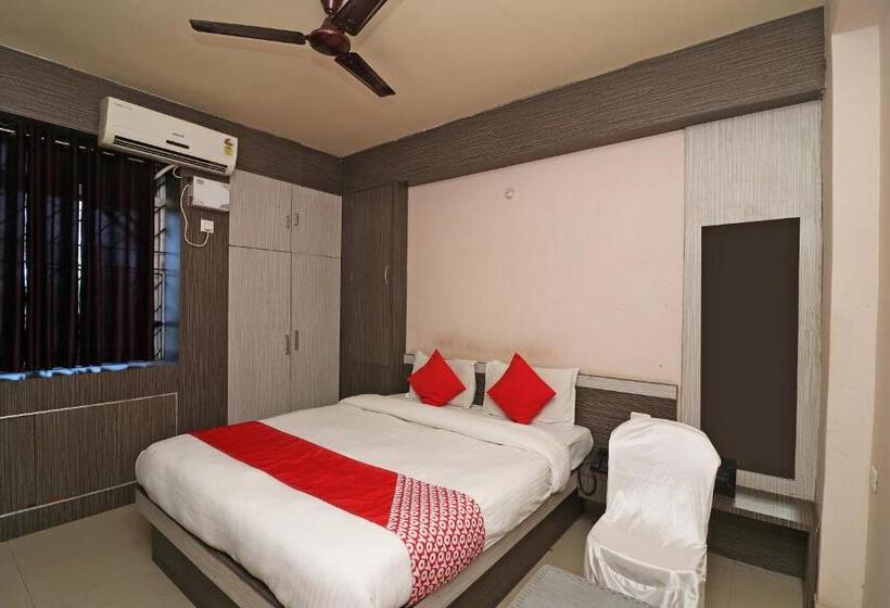 Отель Oyo Rooms Pandra Road Near Otc Ground