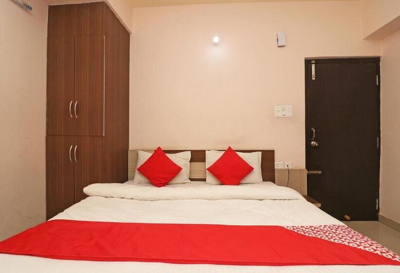 Отель Oyo Rooms Pandra Road Near Otc Ground