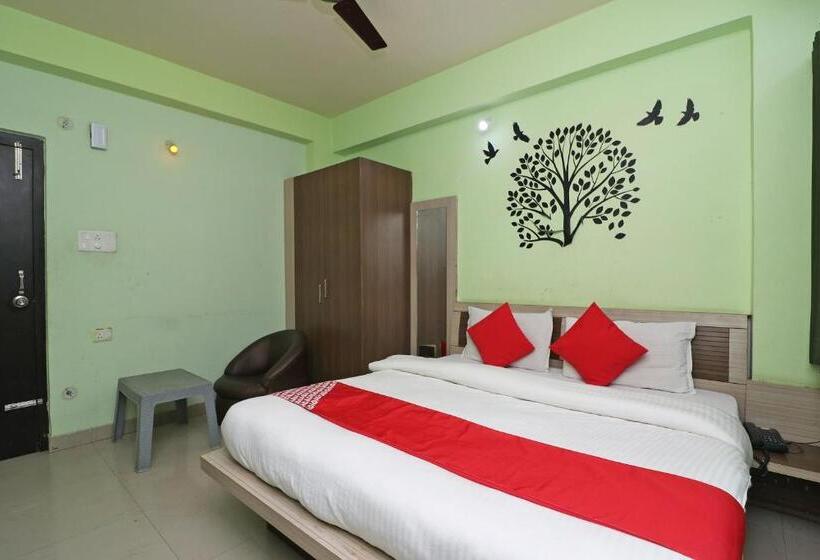 Отель Oyo Rooms Pandra Road Near Otc Ground