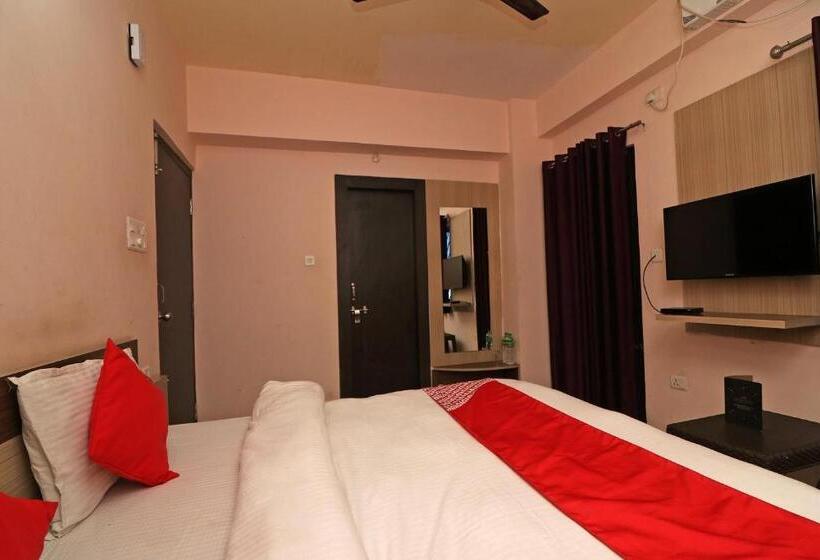 Отель Oyo Rooms Pandra Road Near Otc Ground