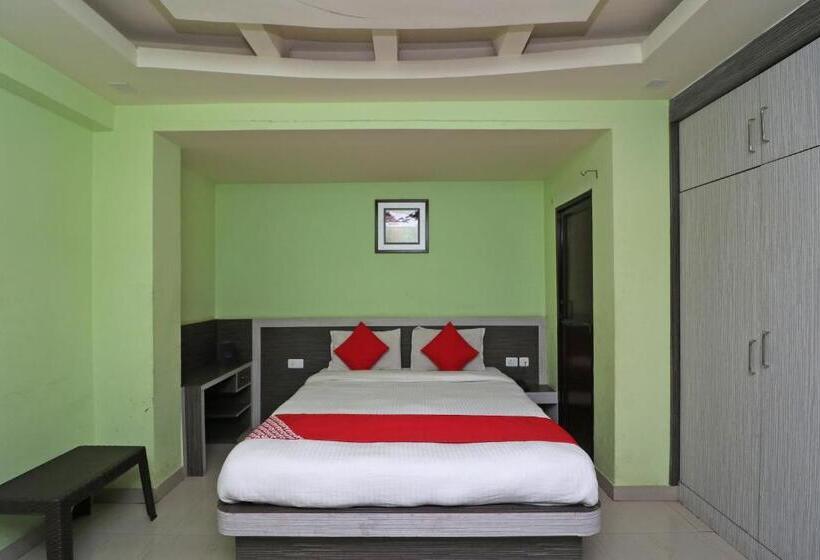 Отель Oyo Rooms Pandra Road Near Otc Ground