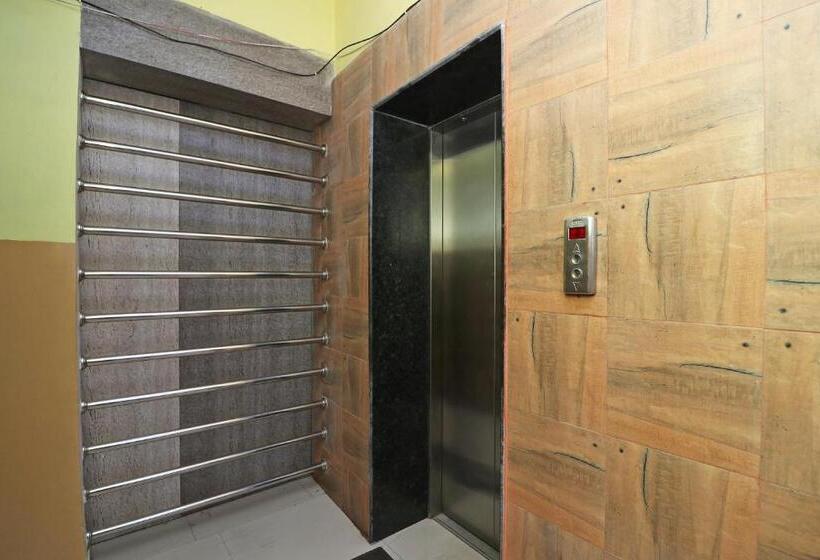 Отель Oyo Rooms Pandra Road Near Otc Ground