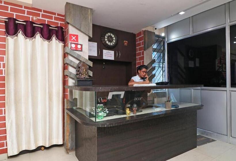 Отель Oyo Rooms Pandra Road Near Otc Ground